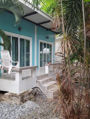  Charlie's Bungalows  Tha Thewawong